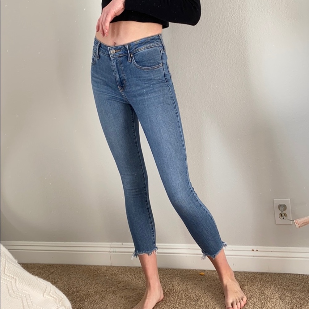 Levi’s dark wash skinny jeans